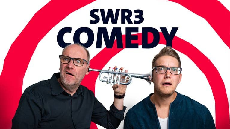 SWR3 Comedy Podcast Andreas Müller und Steffen Auer mit einer Trompete