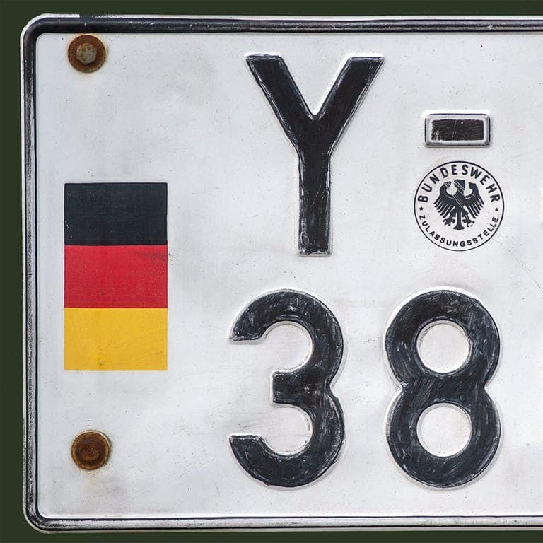 Autokennzeichen der Bundeswehr mit Y