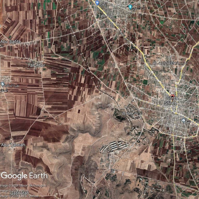 HANDOUT: Safira (Sfireh) in der Provinz Aleppo (undatierte Satellitenaufnahme auf Google Earth). In Syrien sind bei schweren Luftangriffen in der Provinz Aleppo nach Angaben von Aktivisten mindestens 42 Menschen getötet worden. (Foto: dpa Bildfunk, picture alliance/dpa/Google | -)