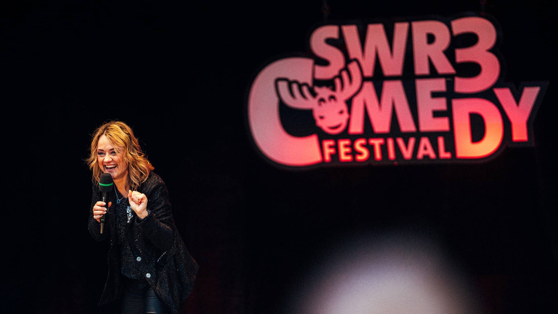 Lisa Feller beim SWR3 Comedy Festival 2024 (Foto: SWR3, Adrian Walter)