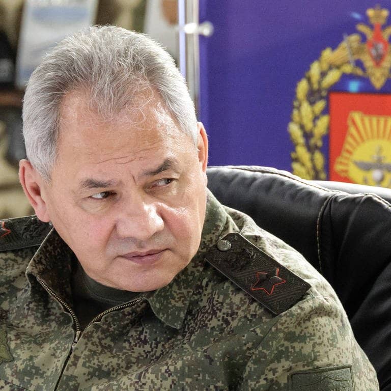 Sergej Schoigu - russischer Verteidigungsminister. Er hat jetzt Bedingungen für Friedensgespräche im Ukraine-Konflikt genannt.