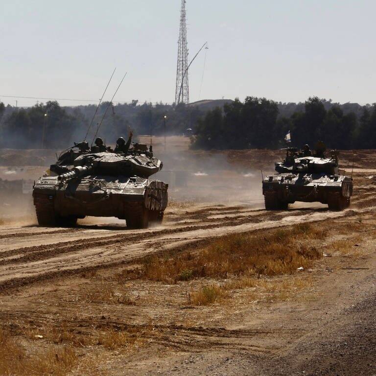 Ein Panzer nahe dem Grenzübergang Shalom Kerem.