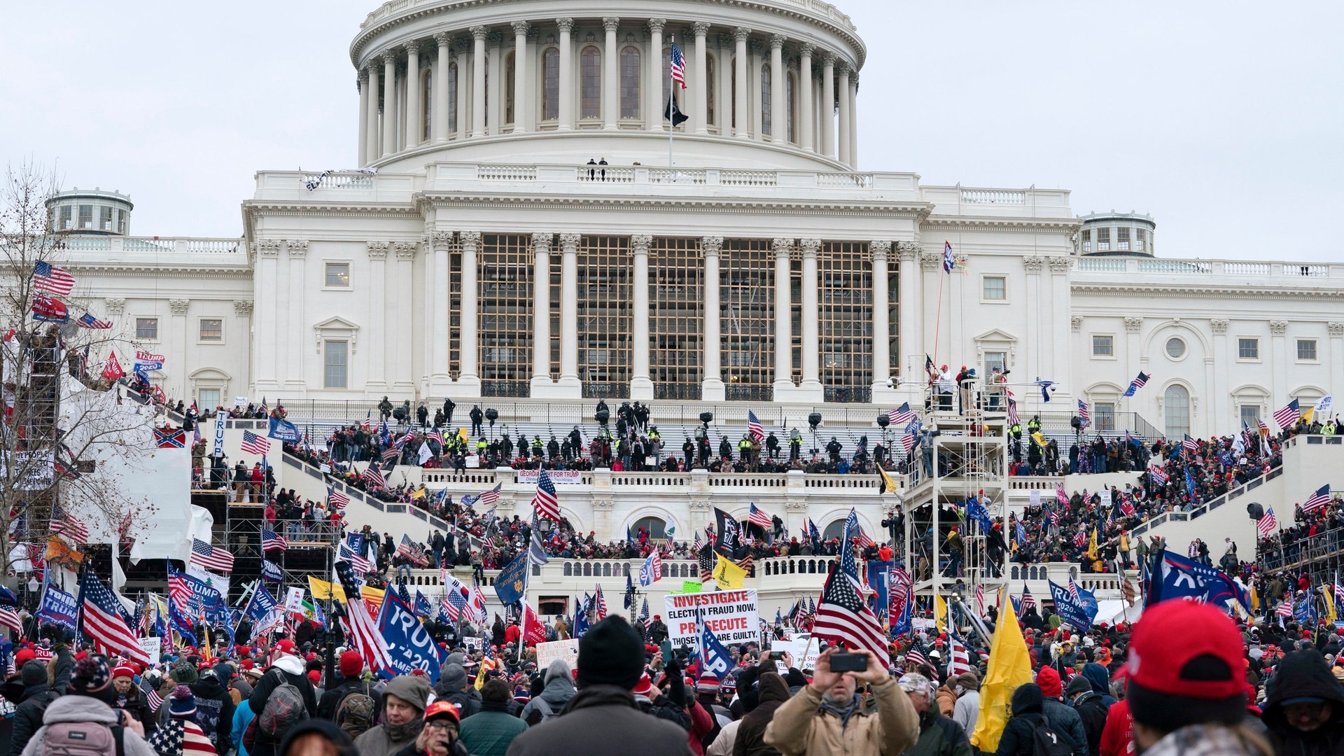 Proteste vor dem US-Kapitol (Foto: dpa Bildfunk, Picture Alliance)