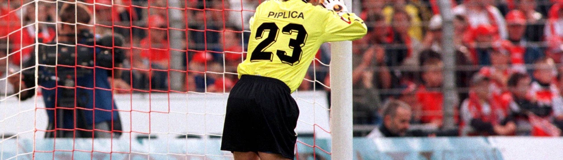 Tomislav Piplica lehnt am Pfosten (Foto: IMAGO, imago)