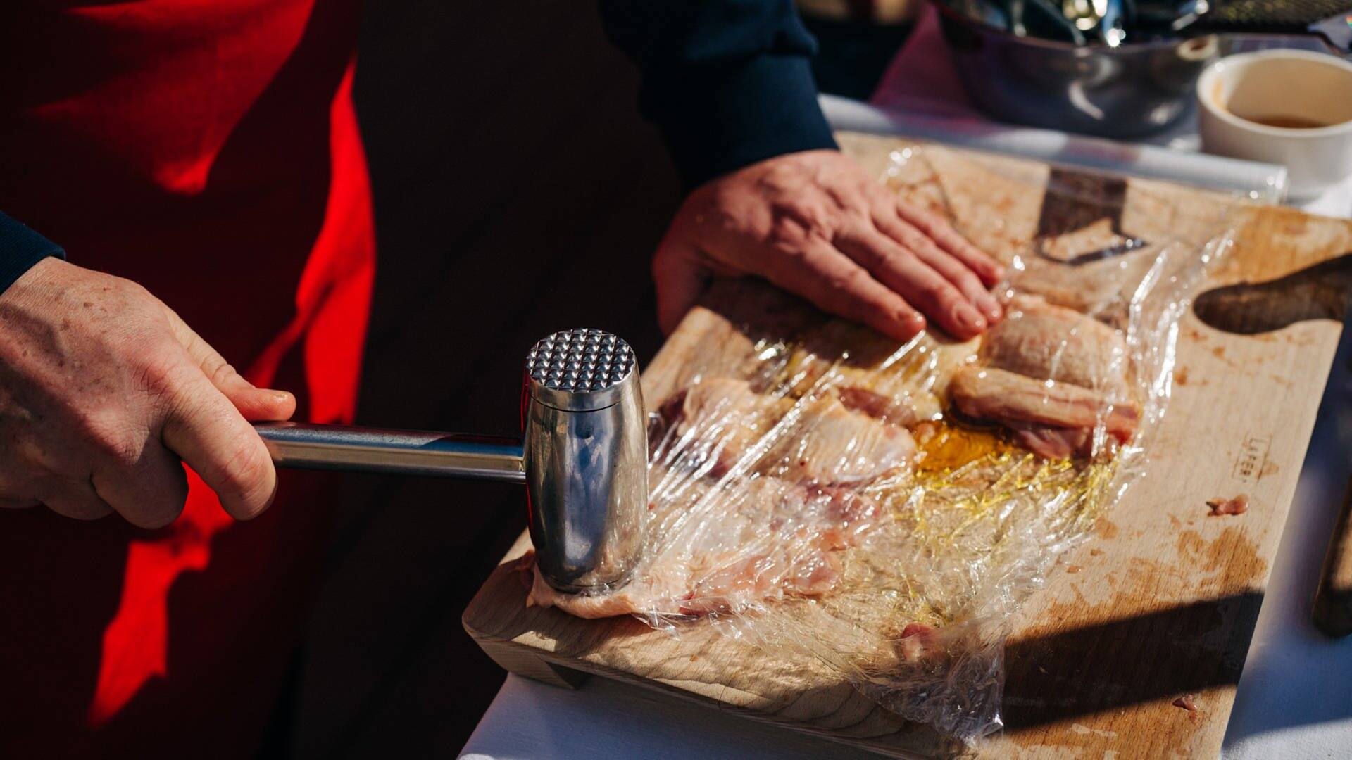 Hauptgang: Limetten-Ahornsirup-Hähnchen mit gefüllten Kartoffeln (Foto: SWR3, SWR3 / DNA Collective Niko Neithardt)