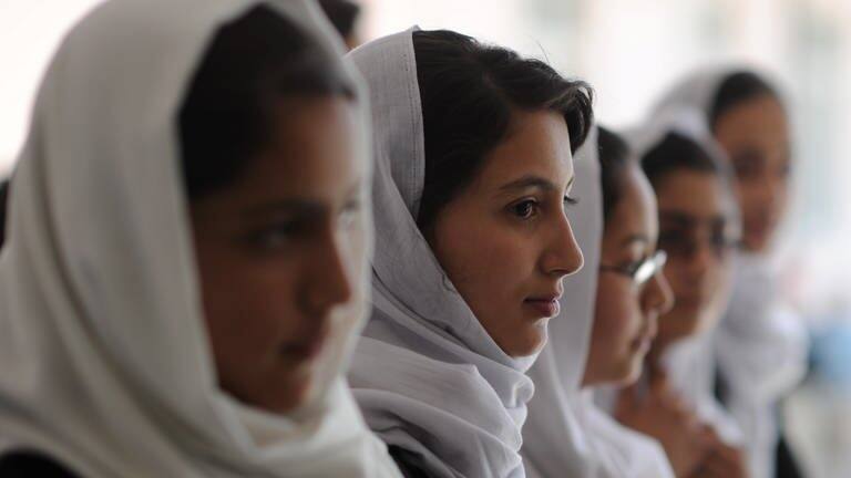 Schülerinnen in Afghanistan (Foto: picture-alliance / Reportdienste, Picture Alliance)