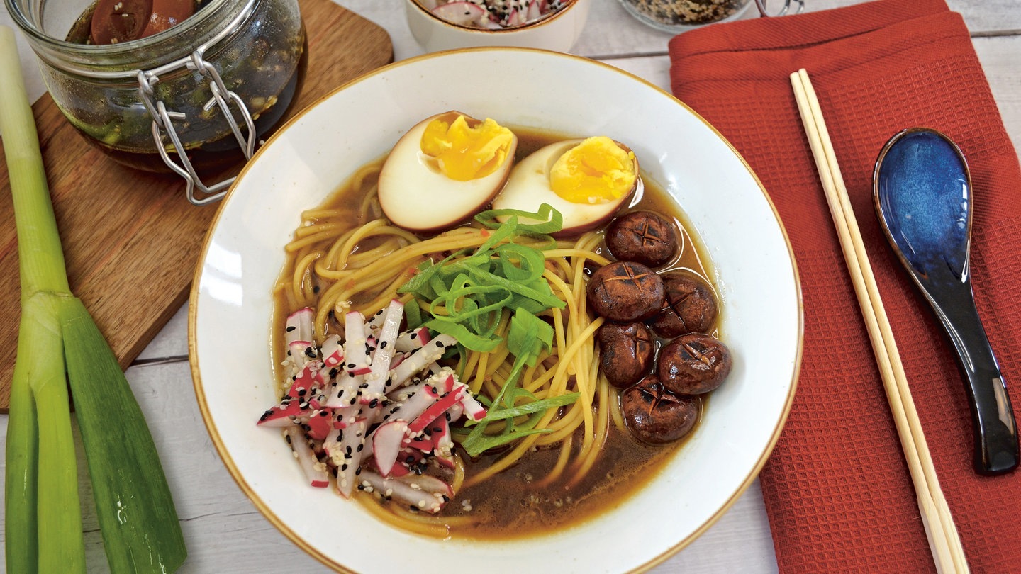 Foto: Sebastian Maas Günstige Gerichte für unter drei Euro schmecken nicht nur, sondern sehen auch appetitlich aus. (Foto: Sebastian Maas)