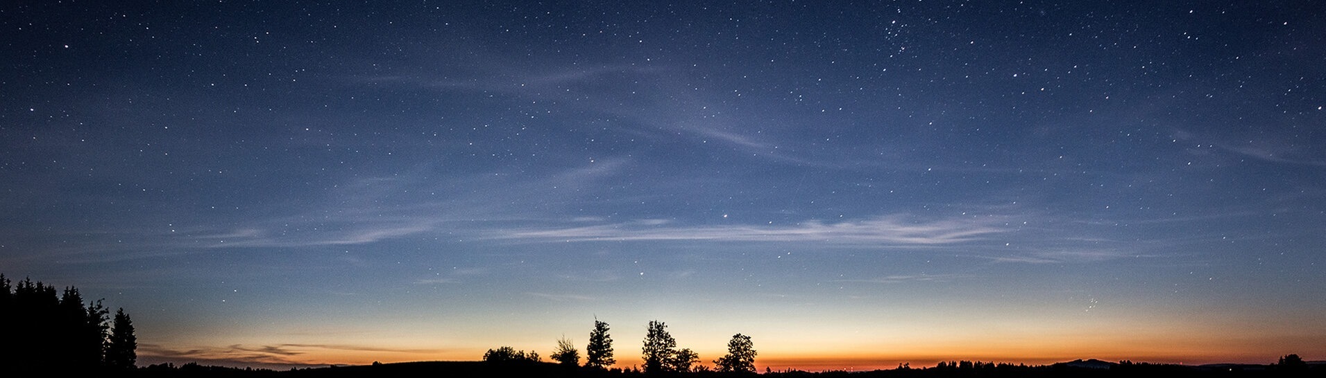 Dämmerung mit ersten Sternen am Himmel (Foto: AdobeStock / Tom-W-Photography)