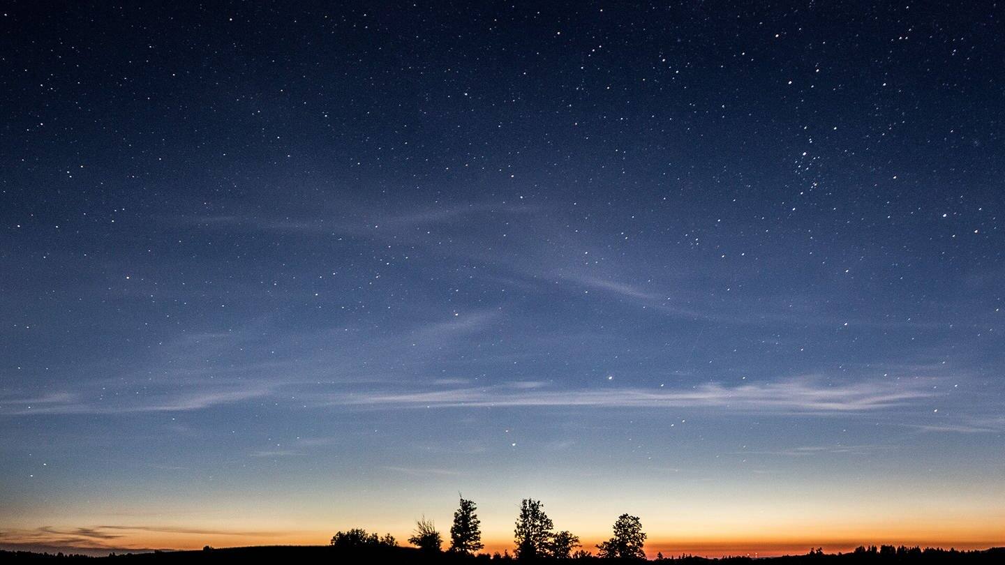 Dämmerung mit ersten Sternen am Himmel (Foto: AdobeStock / Tom-W-Photography)