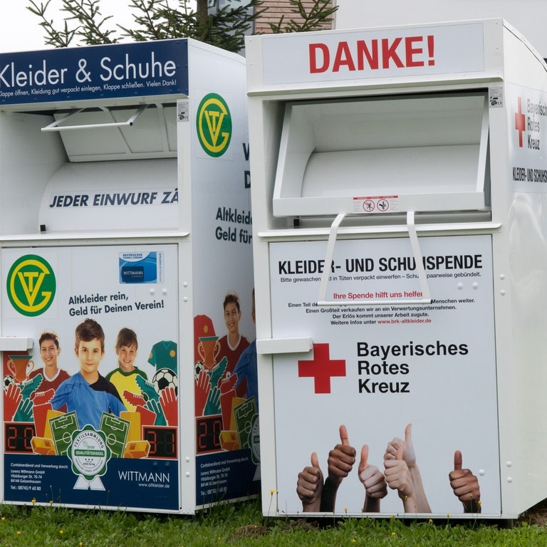 Altkleidercontainer (Foto: picture-alliance / Reportdienste, picture alliance / Armin Weigel/dpa | Armin Weigel)