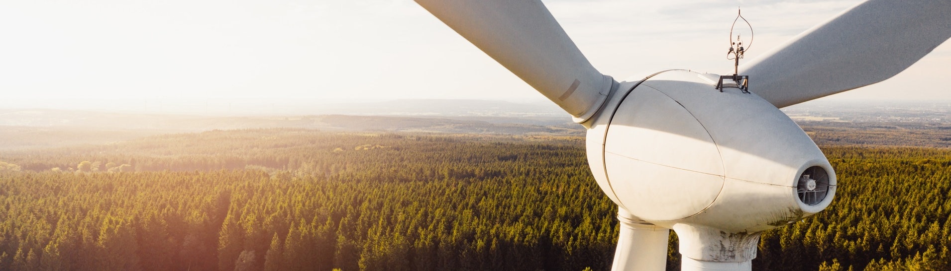 Windrad – Blick von oben (Foto: Adobe Stock/engel.ac)
