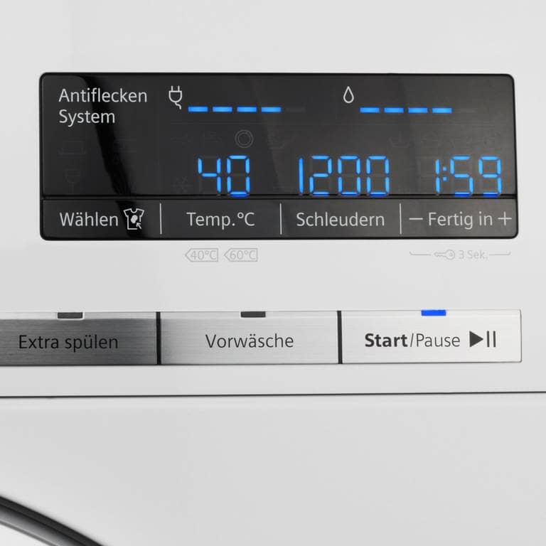Bedienelemente einer Waschmaschine (Foto: Adobe Stock, bluedesign)