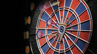 Dartscheibe mit Pfeilen