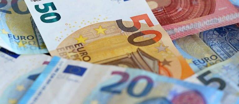 Geldscheine liegen übereinander (Foto: picture-alliance / Reportdienste, picture alliance / pressefoto_korb | Micha Korb)