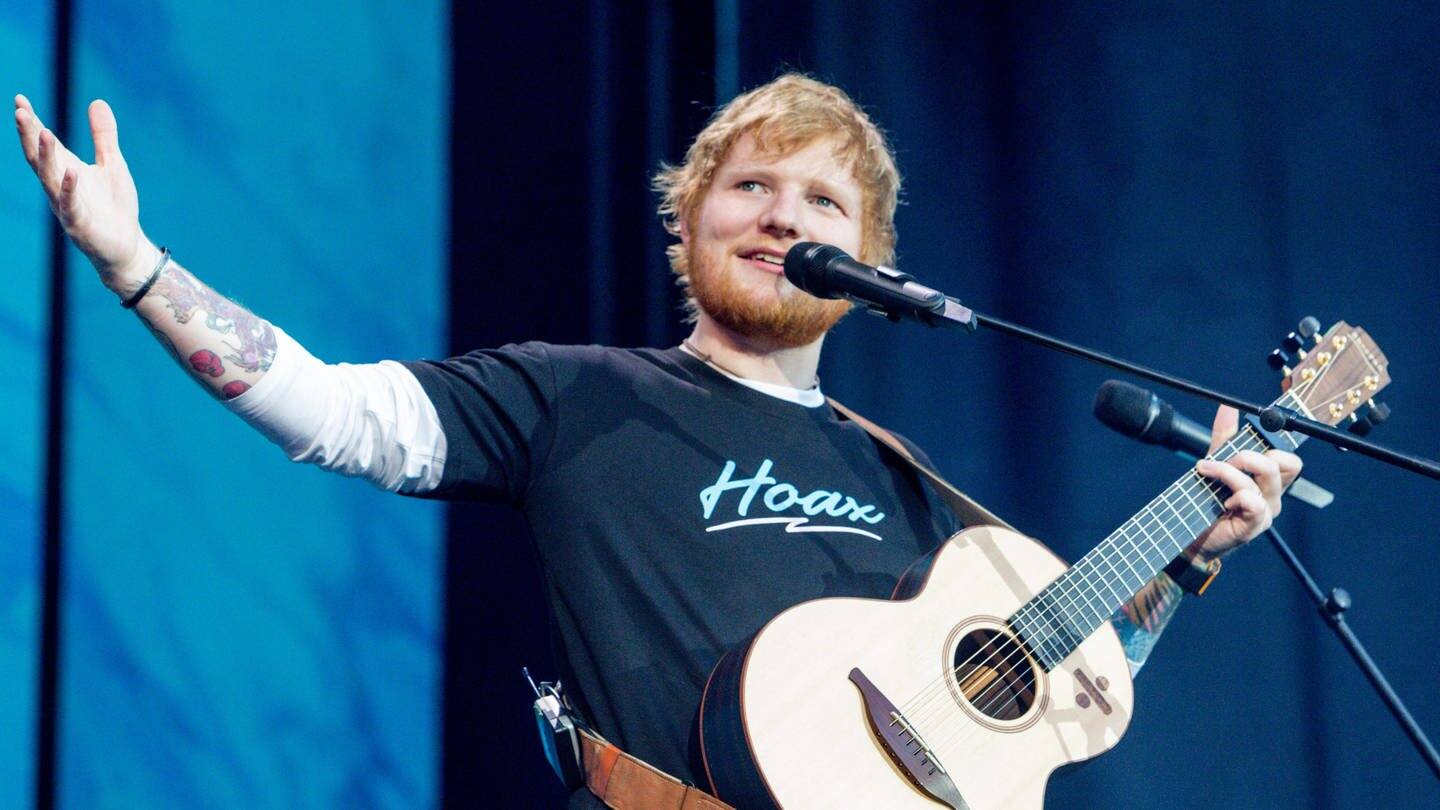 Der britische Singer-Songwriter Ed Sheeran gibt ein Konzert im Wanda Metropolitano Stadion. (Foto: dpa Bildfunk, picture alliance/dpa/Europa Press | Ricardo Rubio)