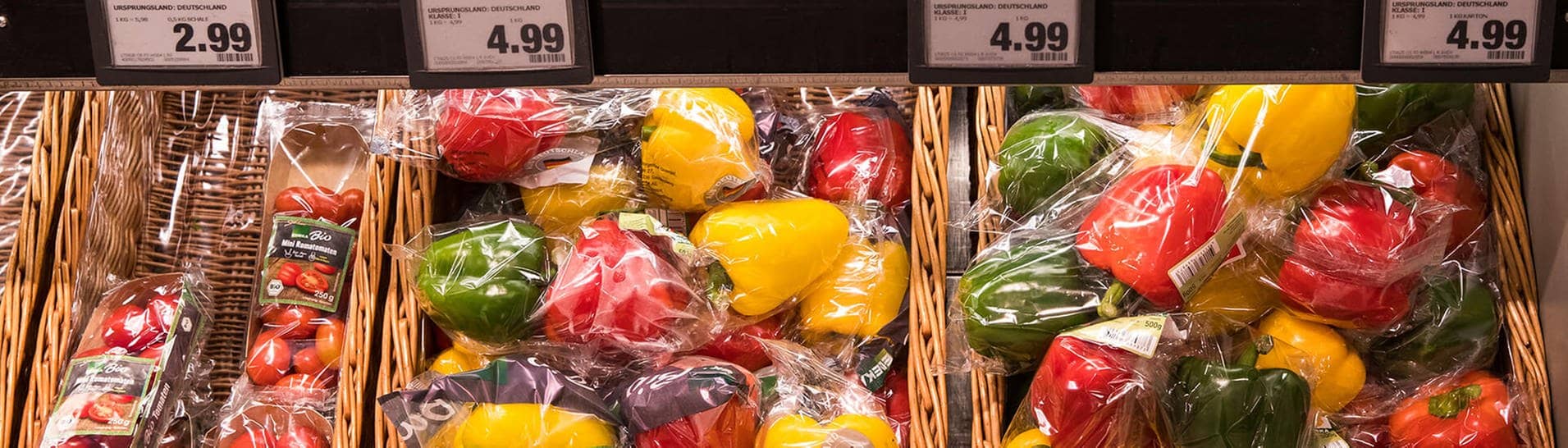 Lebensmittelhändler wollen Obst und Gemüse mit essbarer Schutzschicht statt Plastik verkaufen (Foto: picture-alliance / Reportdienste, picture alliance / Daniel Karmann/dpa)