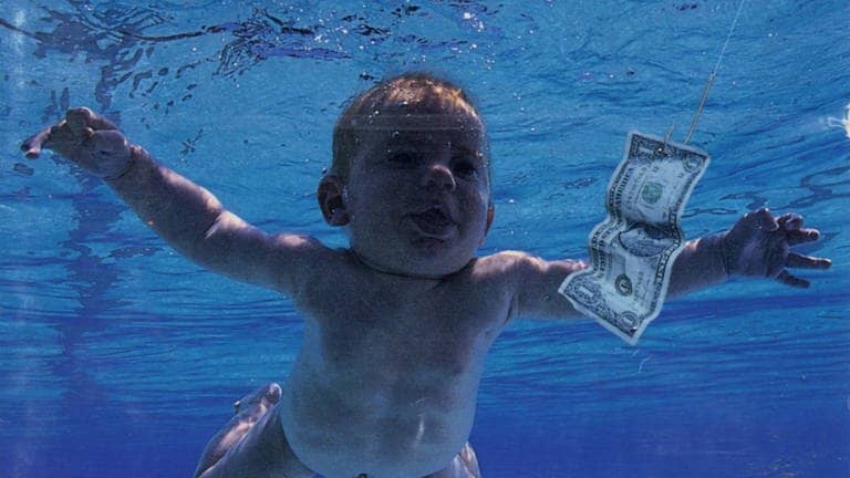 Das Cover von Nirvanas Album "Nevermind": Ein nacktes Baby taucht in einem Pool nach einer Dollar-Note (Foto: SWR3)