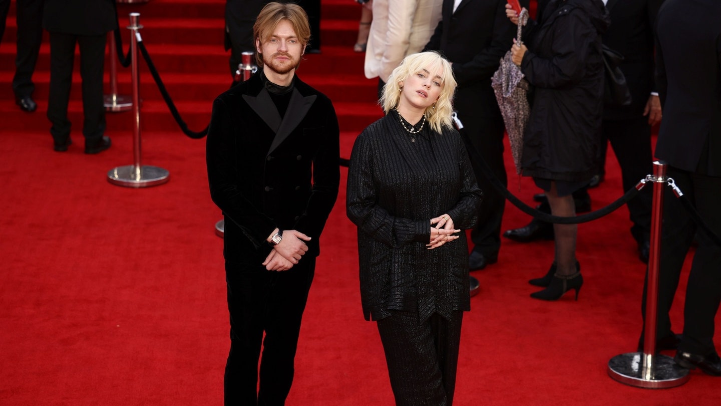 Foto: IMAGO, REUTERS/Henry Nicholls Billie Eilish bei der James-Bond-Premiere (Foto: IMAGO, REUTERS/Henry Nicholls)