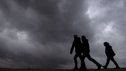 Was, wenn der Sturm was anrichtet? (Foto: picture-alliance / Reportdienste, picture alliance/dpa | Sina Schuldt)