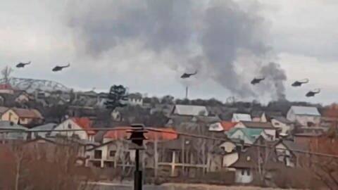 Helikopter über Kiew - sind russische Truppen schon in der ukrainischen Hauptstadt? (Foto: dpa Bildfunk, picture alliance/dpa/Ukrainian Police Department Press Service via AP | Uncredited)