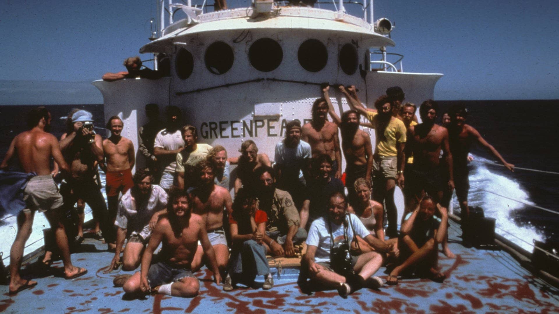 Die Greenpeace-Besatzung an Bord der SV Phyllis Cormack während der Amchitka-Kampagne im Jahr 1971.  (Foto: dpa Bildfunk, picture alliance/dpa/Greenpeace International | Robert Keziere)
