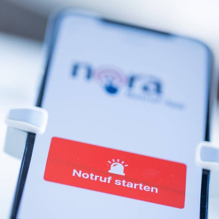 Nora – die App für Notrufe (Foto: dpa Bildfunk, picture alliance/dpa | Rolf Vennenbernd)