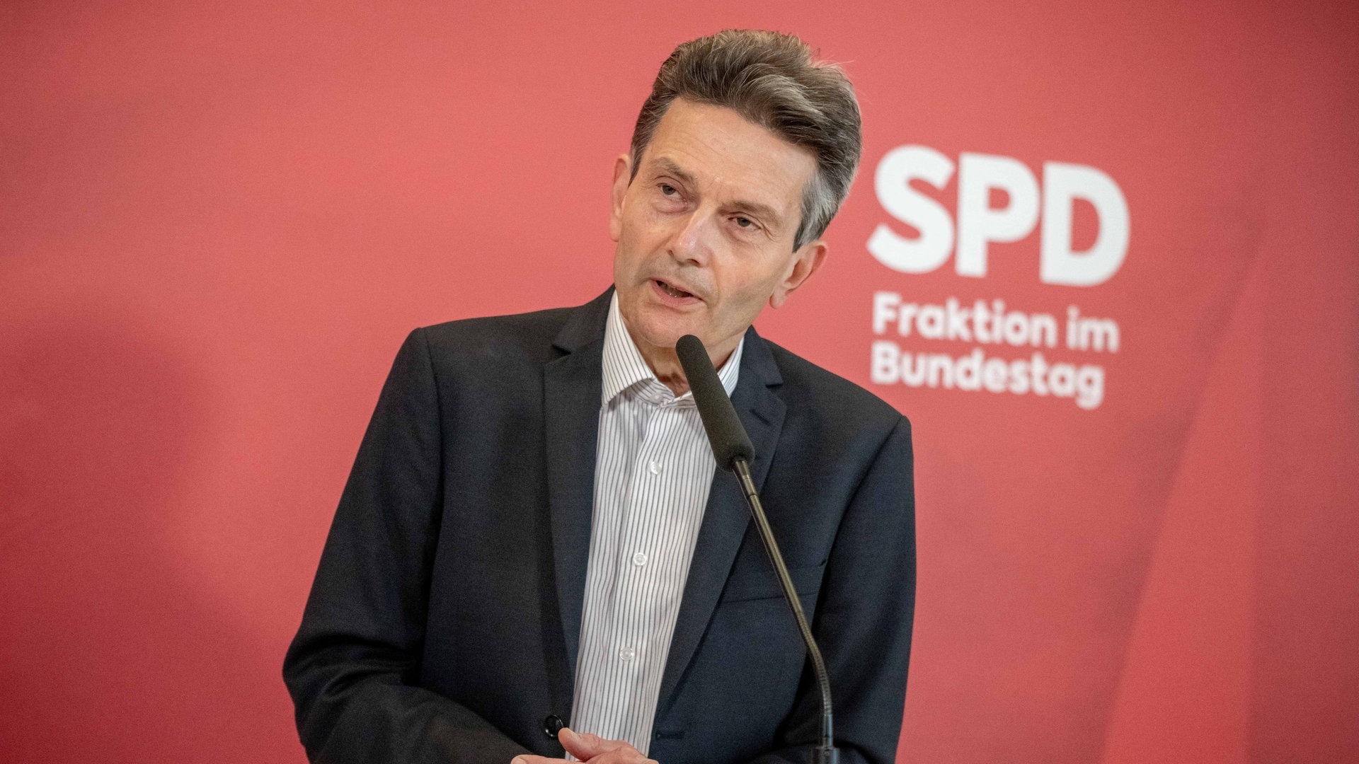 Foto: dpa Bildfunk, picture alliance/dpa | Michael Kappeler SPD-Fraktionsvorsitzender Rolf Mützenich (Foto: dpa Bildfunk, picture alliance/dpa | Michael Kappeler)