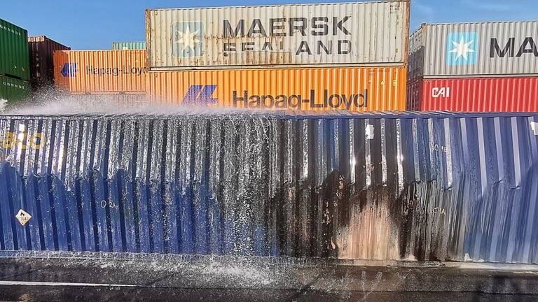 Der Container mit havarierten Chemiefässern im Mannheimer Hafen (Foto: dpa Bildfunk, picture alliance/dpa/Dieter Leder | Dieter Leder)