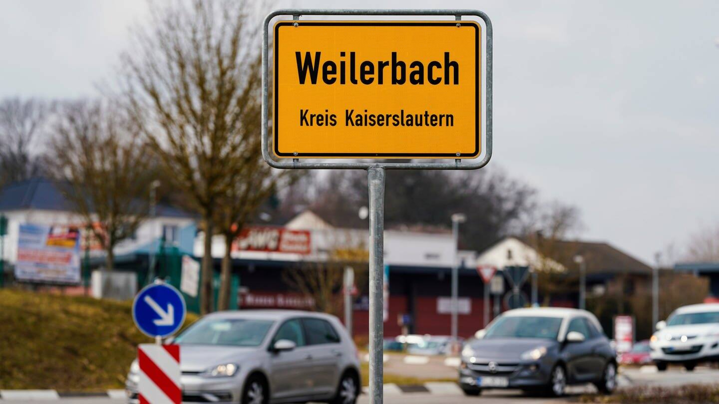 Das Ortsschild von Weilerbach in der Pfalz (Foto: dpa Bildfunk, picture alliance/dpa | Uwe Anspach)