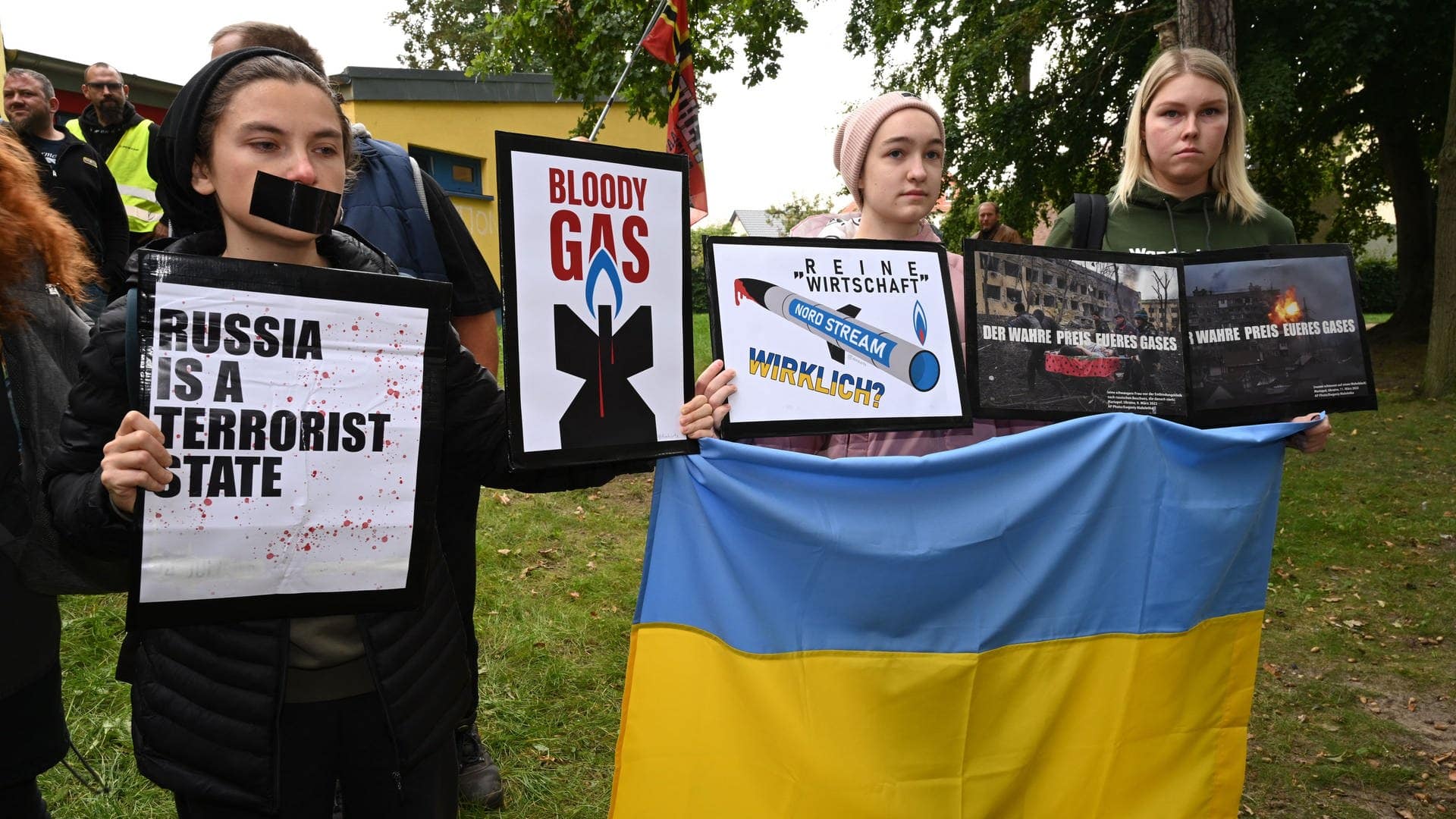 Proteste für und gegen die Gas-Lieferung von Russland nach Deutschland  (Foto: dpa Bildfunk, picture alliance/dpa | Stefan Sauer)