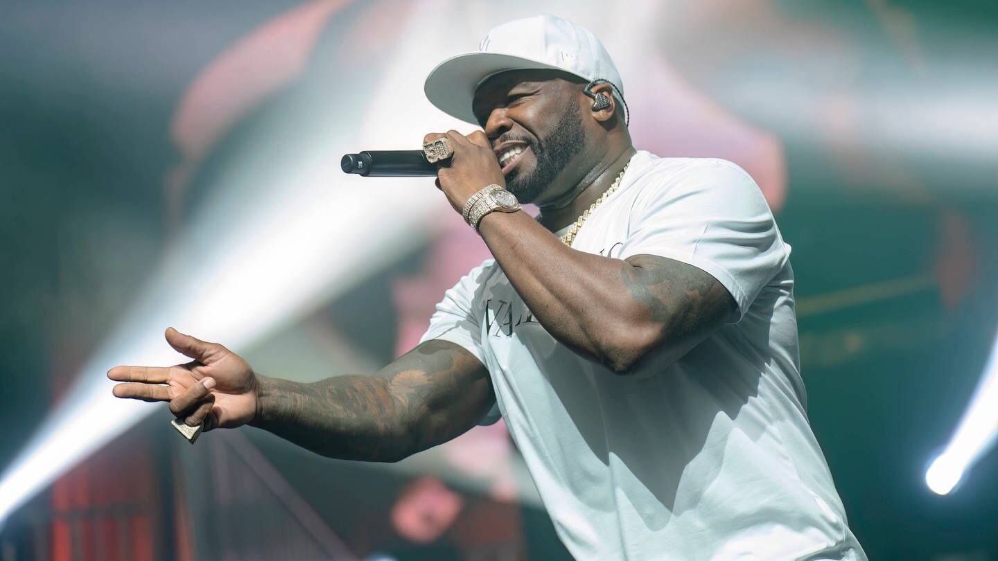 50 Cent rappt auf der Bühne (Foto: IMAGO, Gonzales Photo)