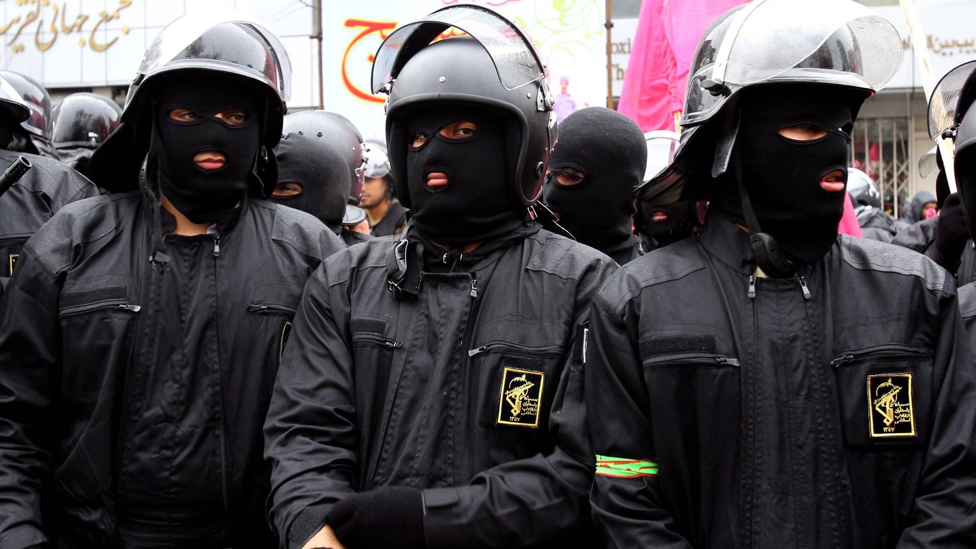 Mitglieder der iranischen Bassidsch-Miliz. (Foto: dpa Bildfunk, picture alliance / dpa | Abedin Taherkenareh)