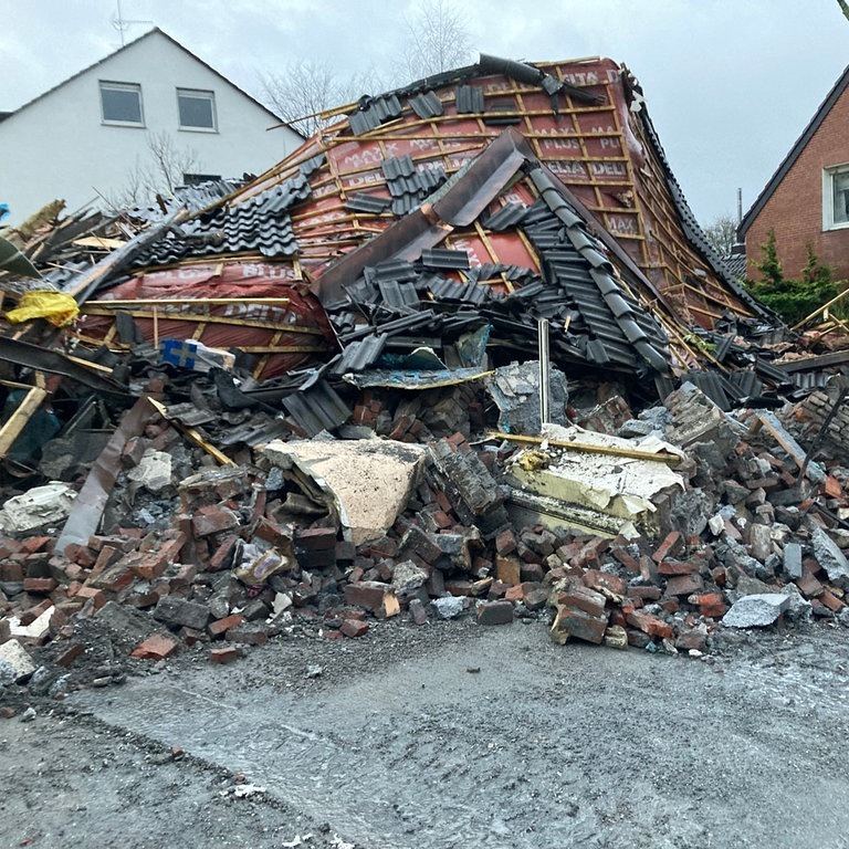 Die Trümmer des eingestürzten Mehrfamilienhauses in Bochum (Foto: dpa Bildfunk, picture alliance/dpa | Florentine Dame)
