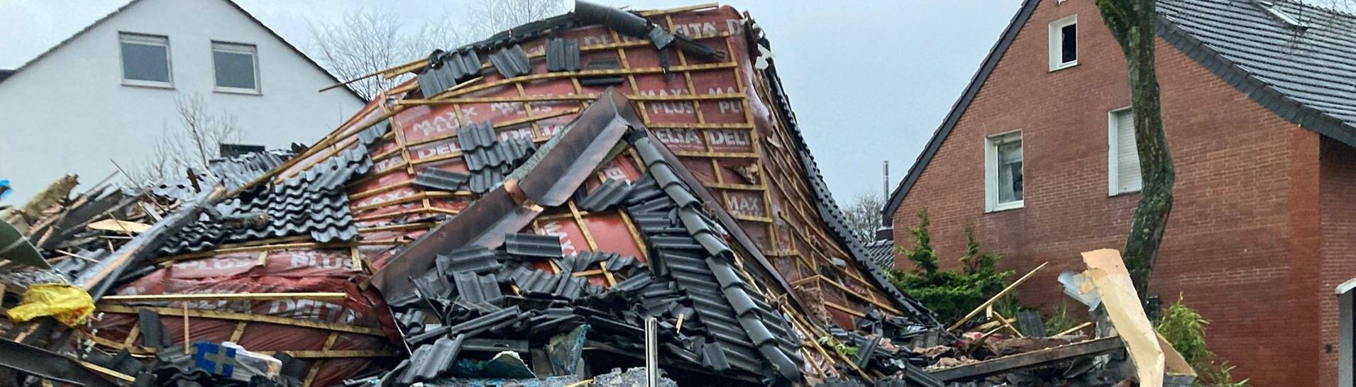 Die Trümmer des eingestürzten Mehrfamilienhauses in Bochum (Foto: dpa Bildfunk, picture alliance/dpa | Florentine Dame)