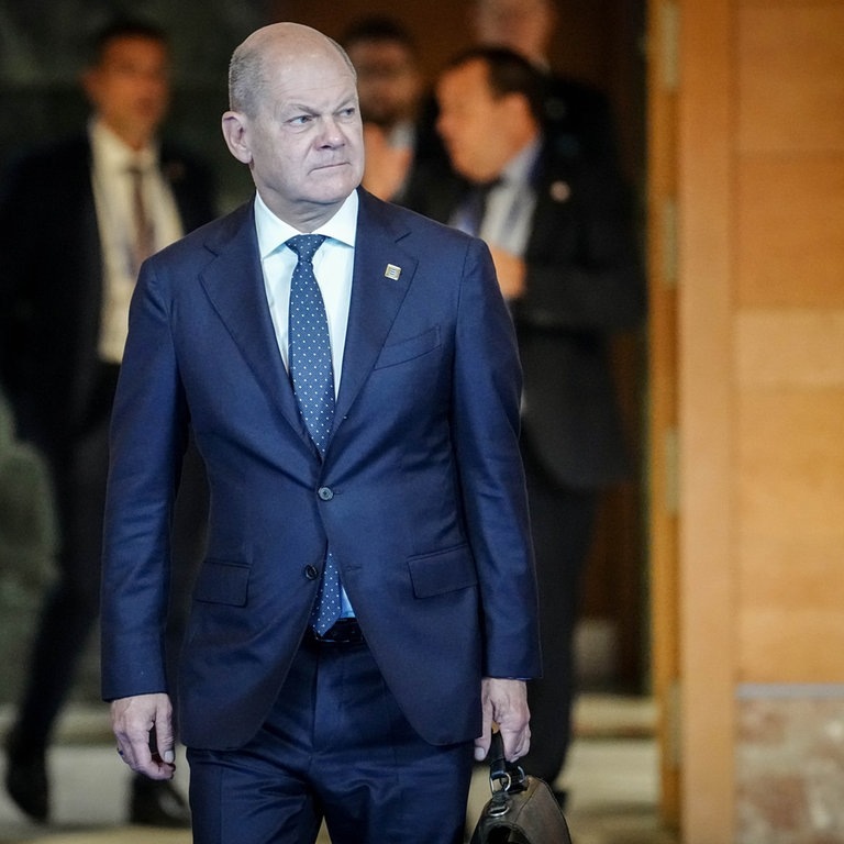 Bundeskanzler Olaf Scholz (SPD) nimmt am Morgen an der Arbeitssitzung des Informellen EU-Gipfels teil. (Foto: dpa Bildfunk, picture alliance/dpa | Kay Nietfeld)