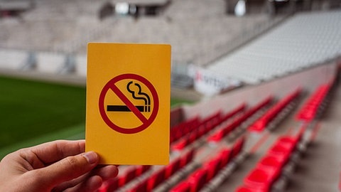 Foto: SC Freiburg Presse So sieht die Gelbe Karte für Raucher im Freiburger Europapark-Stadion aus. (Foto: SC Freiburg Presse)