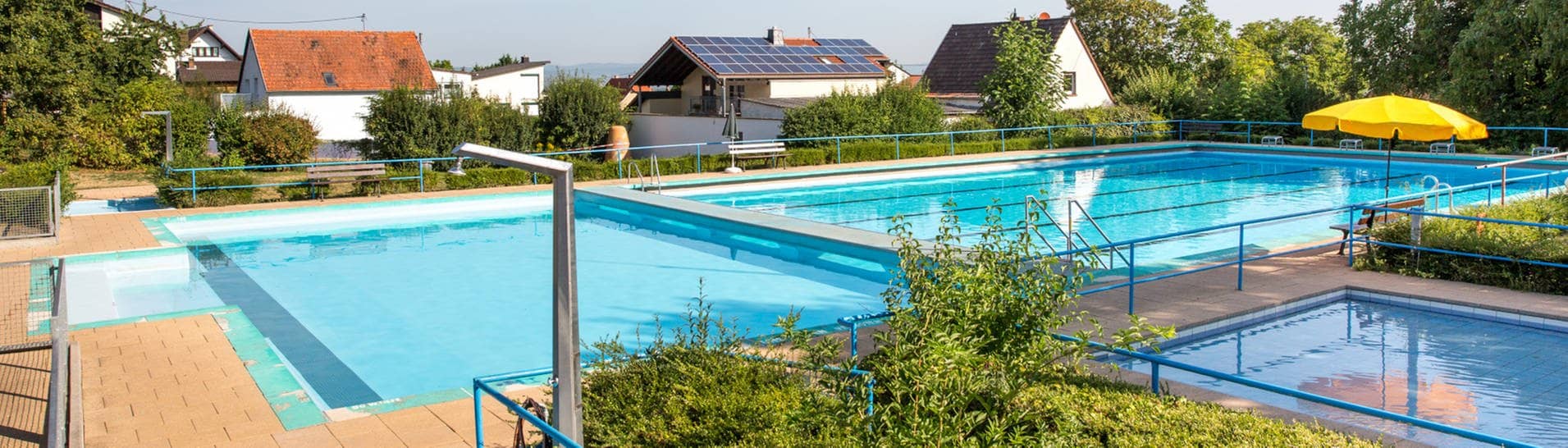 Ein Blick auf das Schwimmbecken im Bosenheimer Freibad