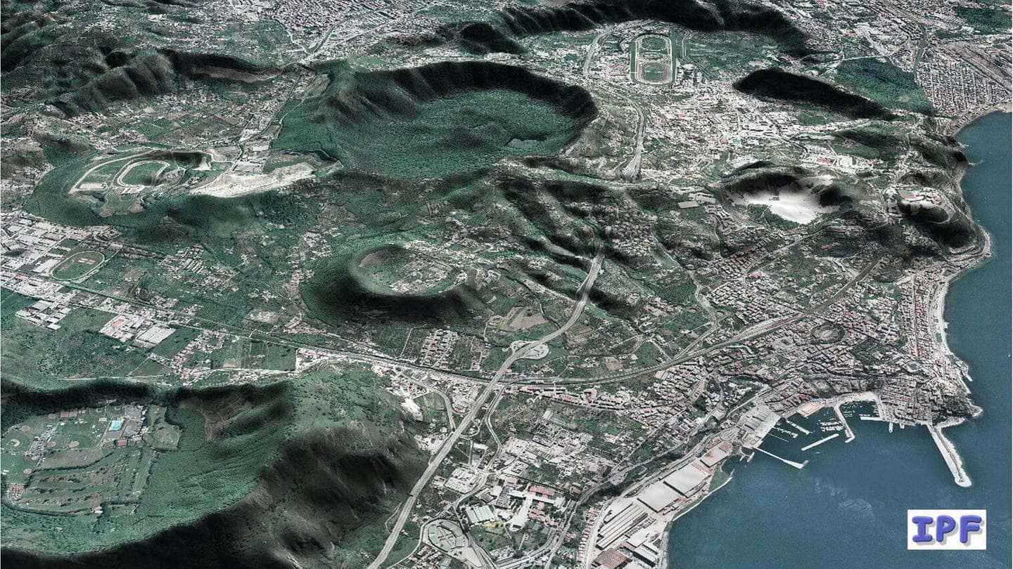 Supervulkan: Ein Blick auf die Phlegräischen Felder bei Neapel in Italien