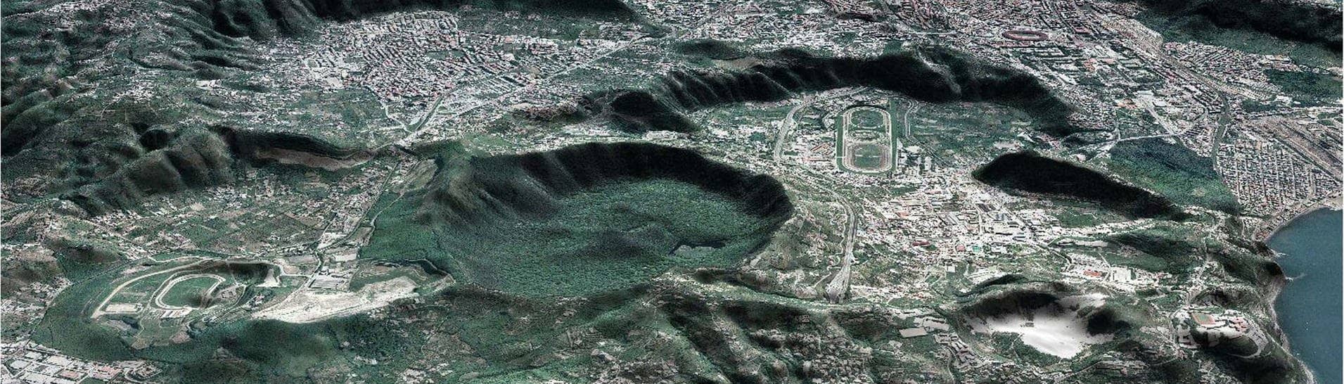Supervulkan: Ein Blick auf die Phlegräischen Felder bei Neapel in Italien