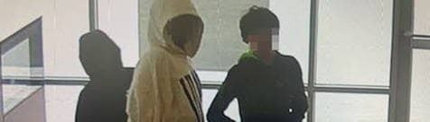 Bild einer Überwachungskamera: Drei Jungs bei einem Banküberfall in Texas (Foto: FBI Houston/ X)