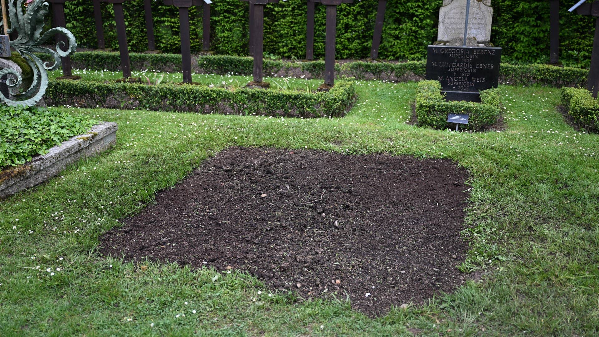Die Grabstätte von CDU-Politiker Wolfgang Schäuble auf dem Friedhof in Offenburg.