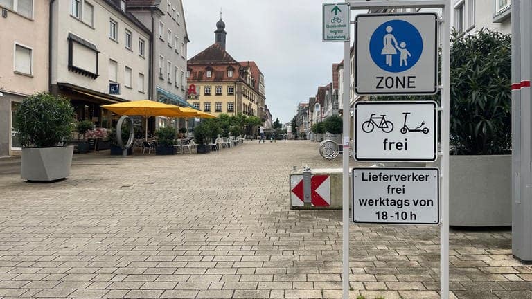 Schild mit dem Wort „Lieferverker“ ohne „h“: Wieder falsch geschriebenes Verkehrsschild in Neckarsulm aufgetaucht