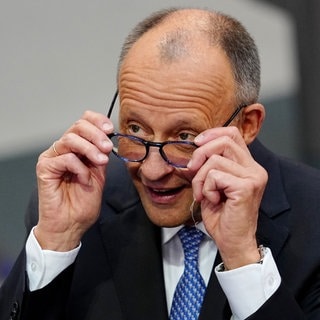 Friedrich Merz ist nach einem zweiten Wahlgang zum Bundeskanzler gewählt worden.