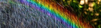 Regenbogen mit Wassertropfen