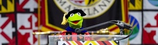 Kermit bei seiner Rede an der Universität von Maryland.