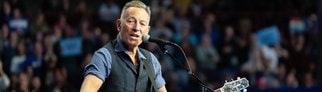 US-Star Bruce Springsteen auf der Bühne: Der Musiker kritisiert US-Präsident Donald Trump und wird von ihm beschimpft.