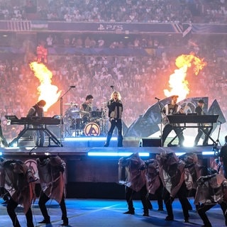 Linkin Park beim Auftritt in der Allianz-Arena in München vor dem Champions-League-Finale: Die Reaktionen sind geteilt!