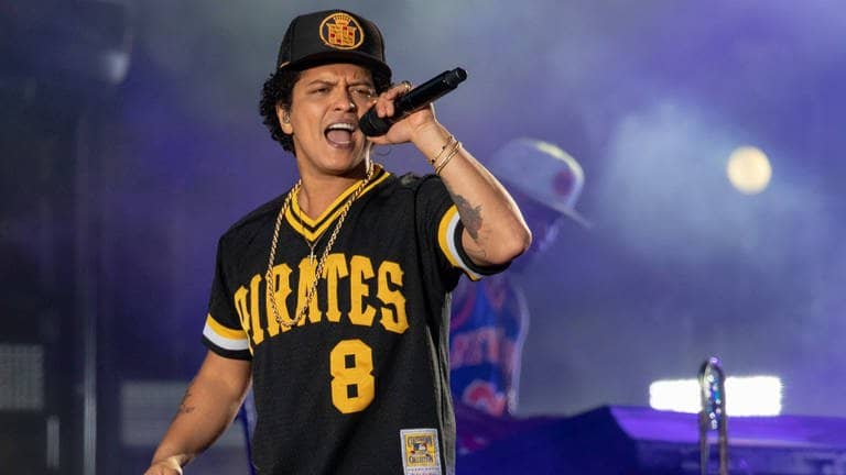 Sänger Bruno Mars bei einem Konzert (Foto: IMAGO, imago/ZUMA Press)
