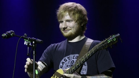 Ed Sheeran 2015 auf der Bühne in der lettischen Hauptstadt Riga.