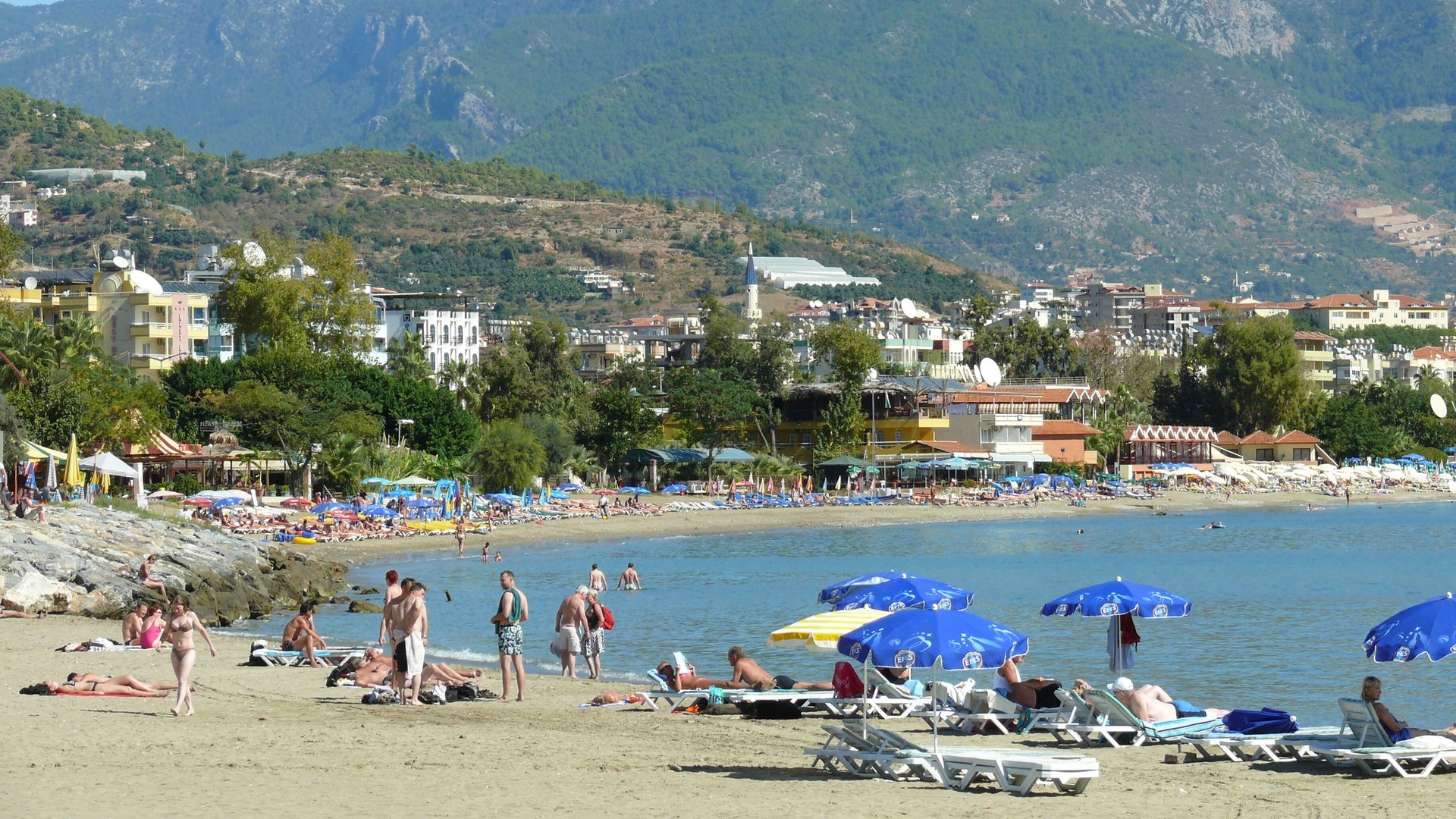 Foto: IMAGO, IMAGO / Zoonar Sommerurlaub 2022: Bekomme ich noch eine günstige Reise? (Foto: IMAGO, IMAGO / Zoonar)